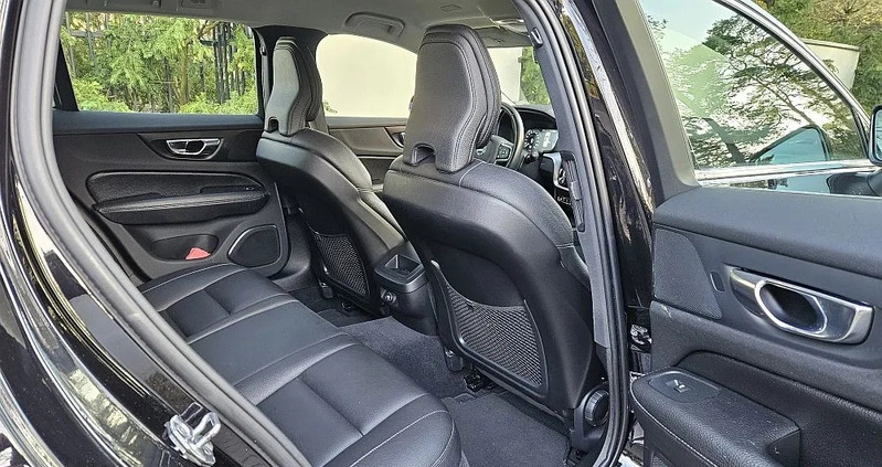 Volvo V60 cena 88000 przebieg: 161000, rok produkcji 2019 z Włocławek małe 277